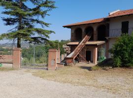 होटल की एक तस्वीर: AGRITURISMO CASCINA MONACHE