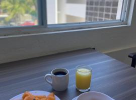 Aló Select Mazatlan，位于马萨特兰的酒店