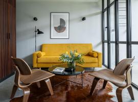 होटल की एक तस्वीर: Lisbon Five Stars Alcântara Lofts