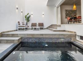 Hotel Photo: Heated Pool Luxury in Pembroke St Julians