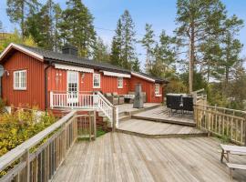 Hotel Foto: Familievennlig hytte ved populært badevann!