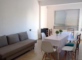 Фотографія готелю: Azulina apartamento en Adra para grupos con vistas al mar