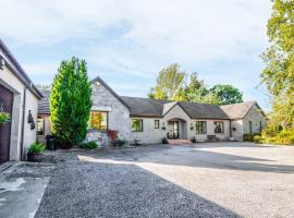 Stunning 7 Bedroom Bungalow Alford Aberdeenshire, hotel v destinaci Alford