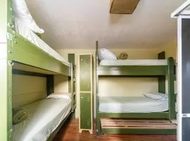Hostel Multiverso