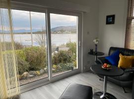 Ards House Self catering apartment with sea views, Hotel in Oban