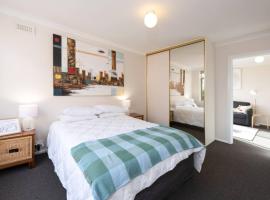 Hotel kuvat: Bright & Comfortable 1BR Unit in Trendy Brunswick!