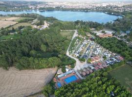 Hotel Photo: Camping Bungalow el Llac de Banyoles