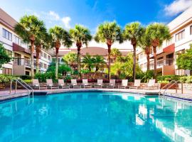 รูปภาพของโรงแรม: Sheraton Suites Orlando Airport Hotel