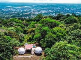 A picture of the hotel: Itawa Family Glamping & Ecoparque turístico