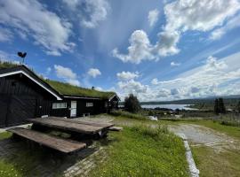 ホテル写真: Snikkerplassen - cabin with amazing view and hiking opportunities