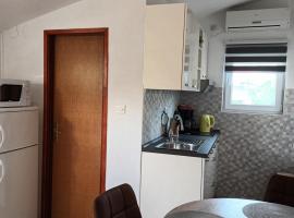 Hotel Foto: Apartment in Nin with Terrace, Air conditioning, Wi-Fi (3722-2)