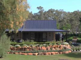 Petit Verdot Cottage - A Vineyard Retreat in Barossa Valley, hotel in Rowland Flat