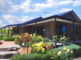 Shiraz Cottage - A Vineyard Retreat in Barossa Valley, hotel in Rowland Flat