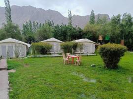 The Mountain Camp - Nubra, hotel in Hundar