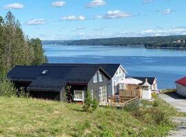 Lovely home by Glomma river!、Vidnesのホテル