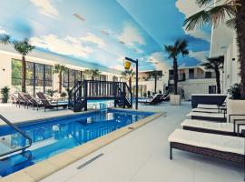 Complex Parc Pini Moinesti – hotel w mieście Moineşti