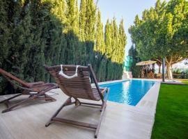 Hotel fotografie: RentalSevilla Brisa del Aljarafe con piscina climatizada a 15 minutos de Sevilla