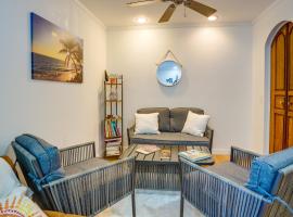 A picture of the hotel: Charming Waialua Vacation Rental - Near Beach!