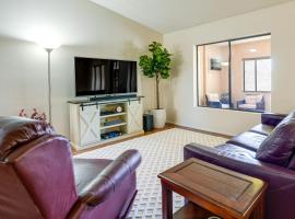 Hotel Photo: Sun Lakes Home in Retirement Community with 3 Pools