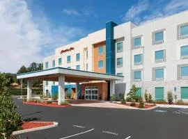 Hampton Inn Oakhurst-Yosemite، فندق في أواخورست