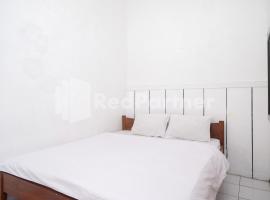 A picture of the hotel: Hotel Limaran 1 Syariah Malioboro Mitra RedDoorz