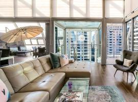 Fotos de Hotel: Luxury Loft in the CBD with Outdoor Living