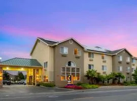 Comfort Inn & Suites Redwood Country