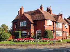 รูปภาพของโรงแรม: Charming 1800s Port Sunlight Worker's Cottage