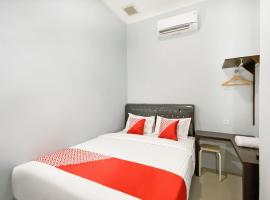 A picture of the hotel: OYO 3160 Guesthouse Pagi Sore Syariah