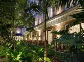 Hotel Thrive, A Tropical Courtyard, hotel in Kathmandu