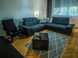 Hotel kuvat: Főtér Apartman