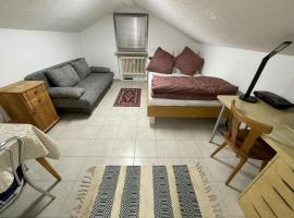 Fotos de Hotel: Comfortable apartment in commercial centre