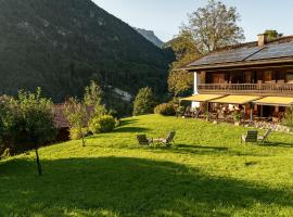 Hotel fotoğraf: Hotel & Chalets Lampllehen