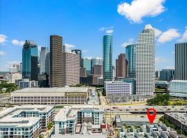 Фотография гостиницы: NEW Downtown View Near NRG Stadium Medical Center KING Bed 2 Car Garage