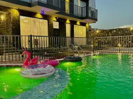 JA view chalet, hotel v destinaci Duwaykhīlah