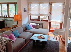 Spacious Condo near Baščaršija - Free Parking, hotel v destinaci Sarajevo