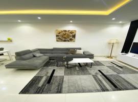 Hotel Foto: Superb apartment with jacuzzi no019