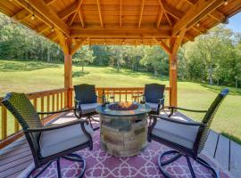 A picture of the hotel: Serene Ava Countryside Home with Deck and Fire Pit