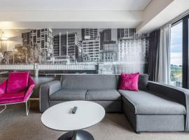 Hotel Photo: Melbourne Magic - An Artsy Urban Wellness Retreat