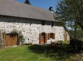 A picture of the hotel: Gîte Trémouille, 4 pièces, 6 personnes - FR-1-742-193