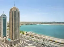 Wyndham Grand Doha West Bay Beach, hotel in Doha