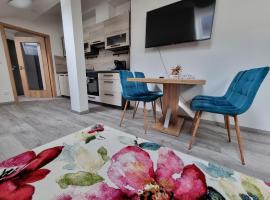 Hotel kuvat: Moderní podkrovní byt 2KK u náměstí s klimatizací