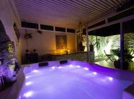 Hotel Photo: Luxury Duplex - Private Jacuzzi - Center Hivernage