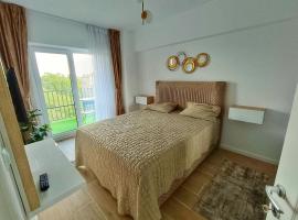 A picture of the hotel: First Class Apartament close to Airport and City