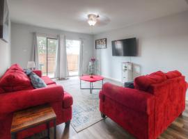 Spacious 3BR, 2BA Condo near Medcenter & NRG, hotel v destinaci Houston