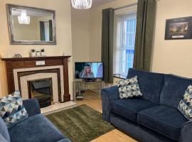 Hotel Photo: 3 Bedroom Apartment, Ballymena, The Wee Stop Gap