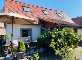 Ferienhaus Neuseenland, hotel v destinaci Großzössen