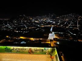 รูปภาพของโรงแรม: ITCHIMBIA GARDEN con la mejor vista de Quito y SPA