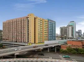 WAIFIDEN Hotel -Former Tokai Hotel - Xiaobei Metro Station - During the Canton Fair, there will be shuttle buses for transportation back and forth
