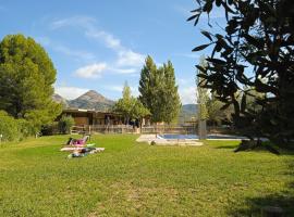 Càmping Terra Alta, Hotel in Bot